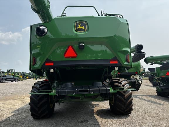 Image of John Deere S7 600 equipment image 3