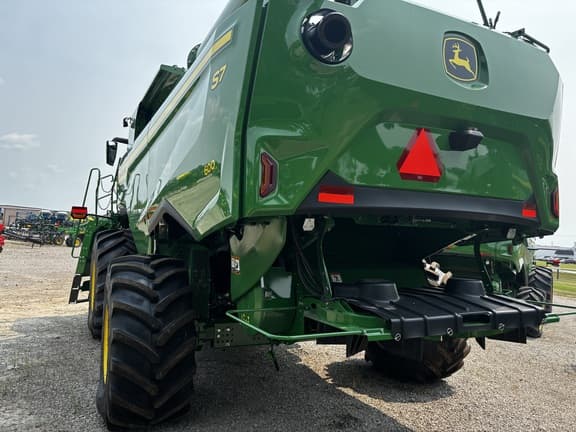 Image of John Deere S7 600 equipment image 2