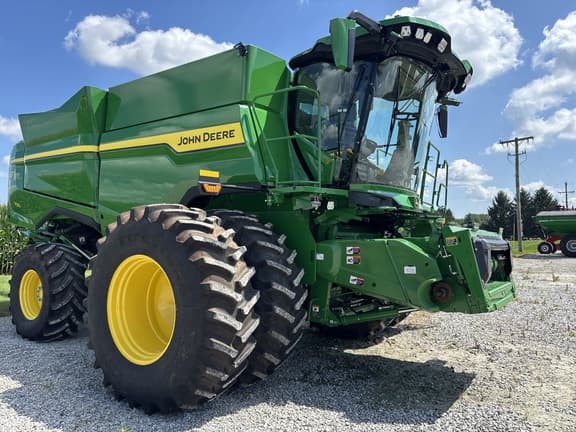 Image of John Deere S7 700 equipment image 4