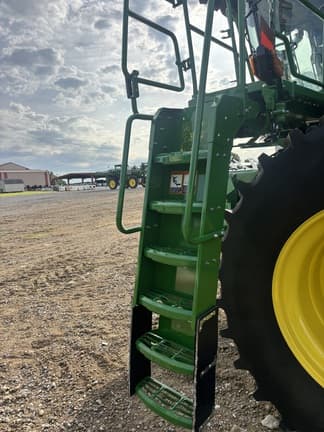 Image of John Deere S7 700 equipment image 4