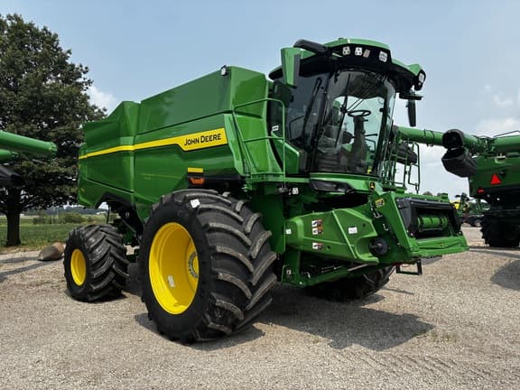 Image of John Deere S7 700 Primary image