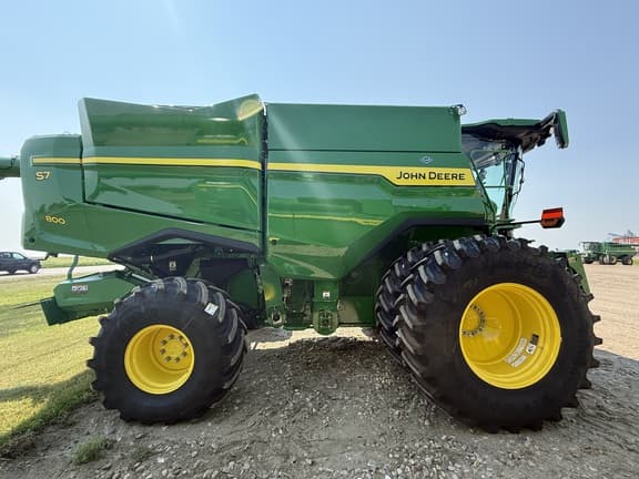 Image of John Deere S7 800 equipment image 4