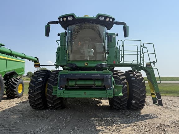 Image of John Deere S7 800 equipment image 2