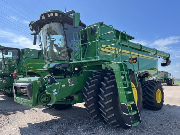 2026 John Deere S7 800 Equipment Image0