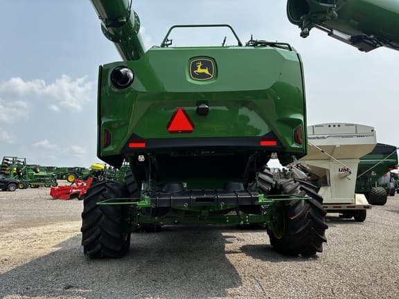 Image of John Deere S7 800 equipment image 2