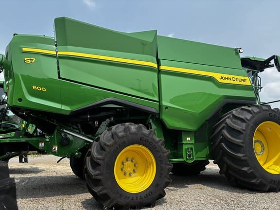 Image of John Deere S7 800 equipment image 3