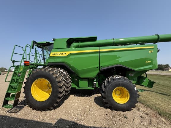 Image of John Deere S7 800 equipment image 4