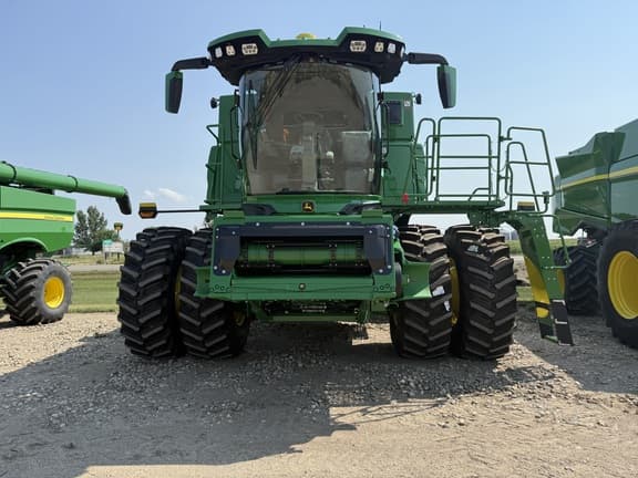Image of John Deere S7 800 equipment image 2