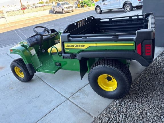 Image of John Deere Gator TE 4x2 equipment image 2