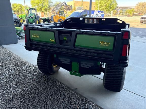 Image of John Deere Gator TE 4x2 equipment image 3