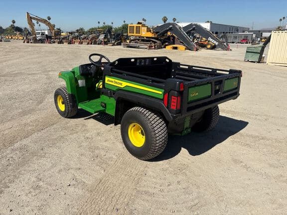 Image of John Deere Gator TE 4x2 equipment image 2