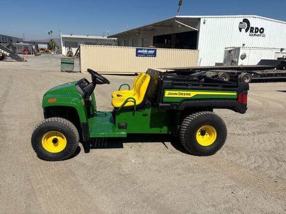 Image of John Deere Gator TE 4x2 equipment image 1