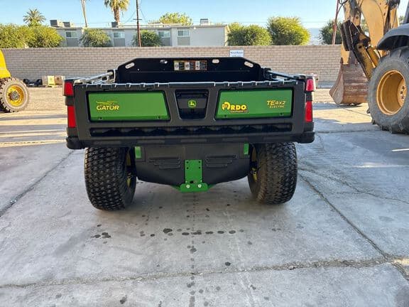 Image of John Deere Gator TE 4x2 equipment image 3