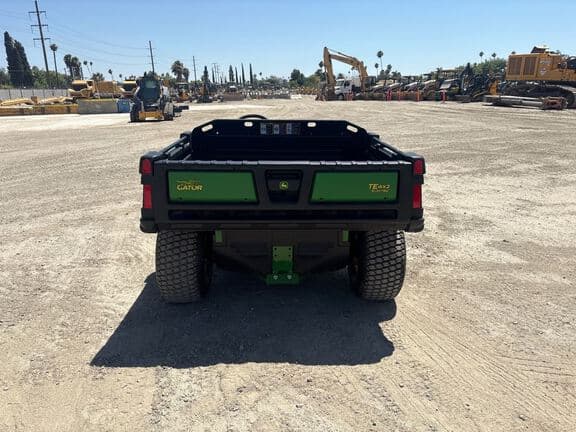 Image of John Deere Gator TE 4x2 equipment image 3