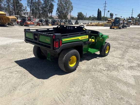 Image of John Deere Gator TE 4x2 equipment image 4
