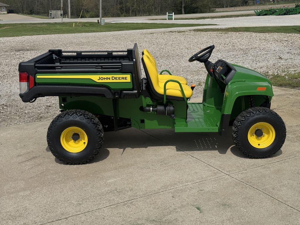 Image of John Deere Gator TS 4x2 Image 1