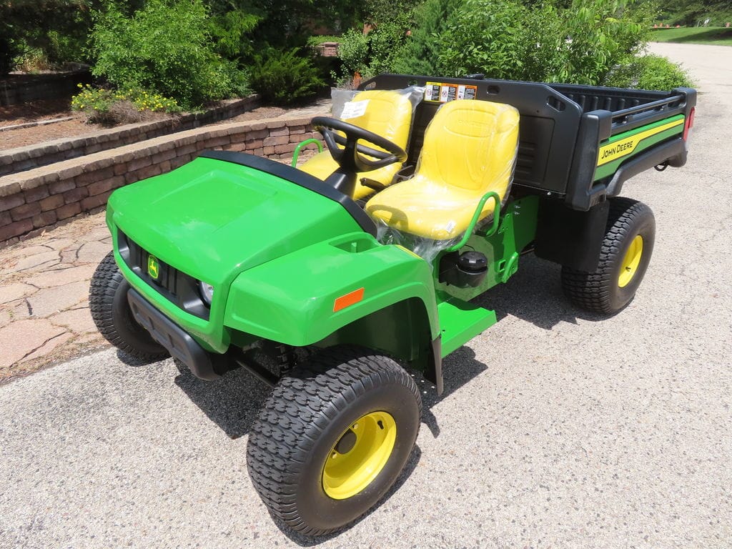 2026 John Deere Gator TX 4x2 Equipment Image0