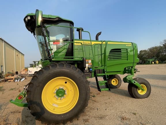Image of John Deere W235R Primary image