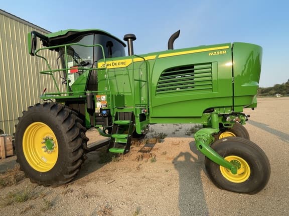 Image of John Deere W235R equipment image 1