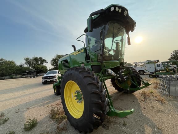 Image of John Deere W235R equipment image 3