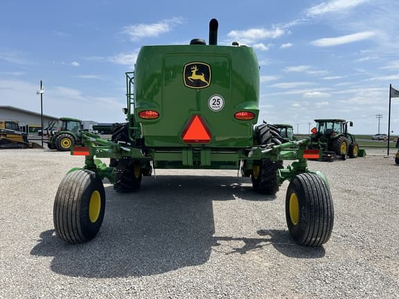 Image of John Deere W235R equipment image 3