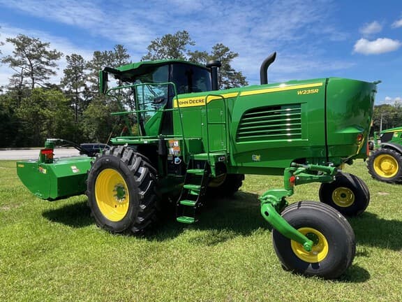 Image of John Deere W235R equipment image 2