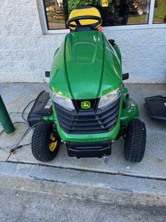 Image of John Deere X330 equipment image 3