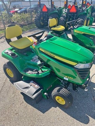 Image of John Deere X330 equipment image 1