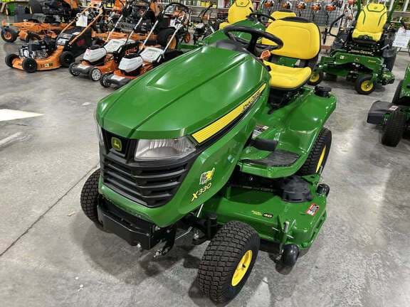 Image of John Deere X330 equipment image 1
