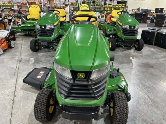 Image of John Deere X330 equipment image 2