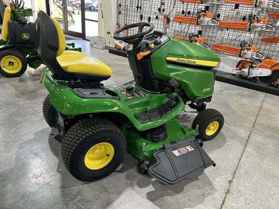 Image of John Deere X330 equipment image 3