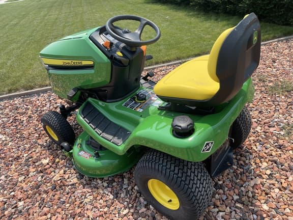 Image of John Deere X330 equipment image 4