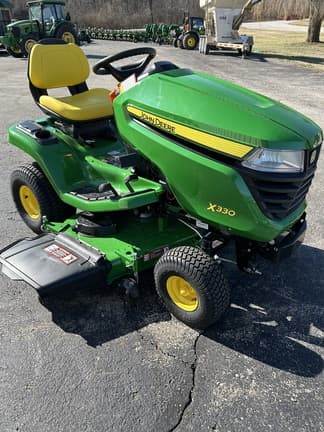 Image of John Deere X330 equipment image 3