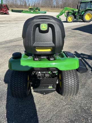 Image of John Deere X330 equipment image 2