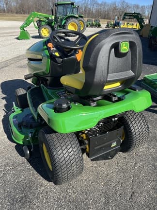 Image of John Deere X330 equipment image 3