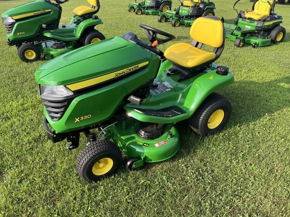 Image of John Deere X330 equipment image 1