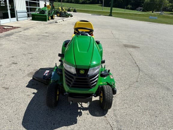 Image of John Deere X330 equipment image 4