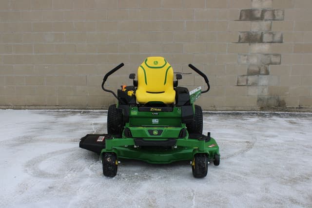 Image of John Deere X330 equipment image 2