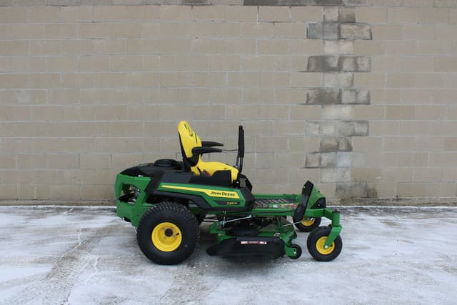 Image of John Deere X330 equipment image 1