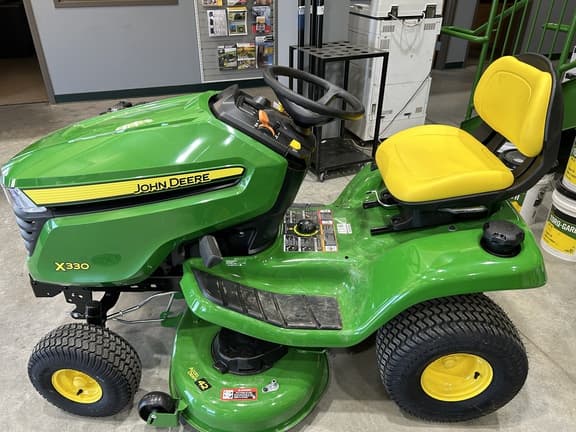 Image of John Deere X330 equipment image 2