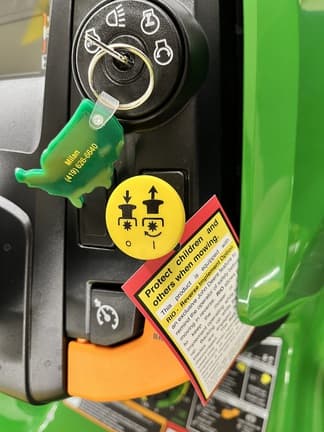 Image of John Deere X350 equipment image 4