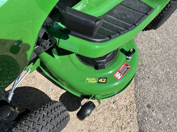 Image of John Deere X350 equipment image 4