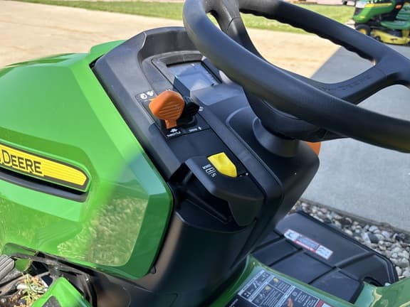 Image of John Deere X350 equipment image 3