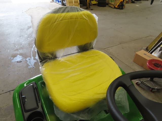Image of John Deere X350 equipment image 3