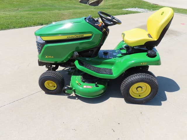 Image of John Deere X354 equipment image 4