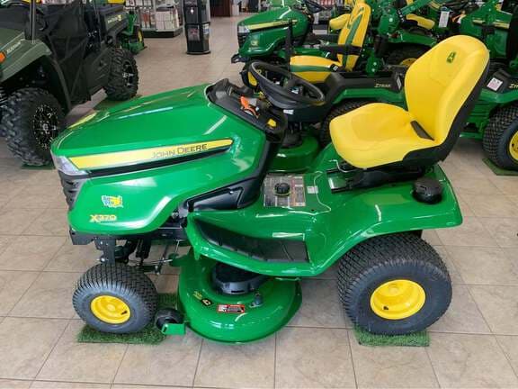 Image of John Deere X370 equipment image 1