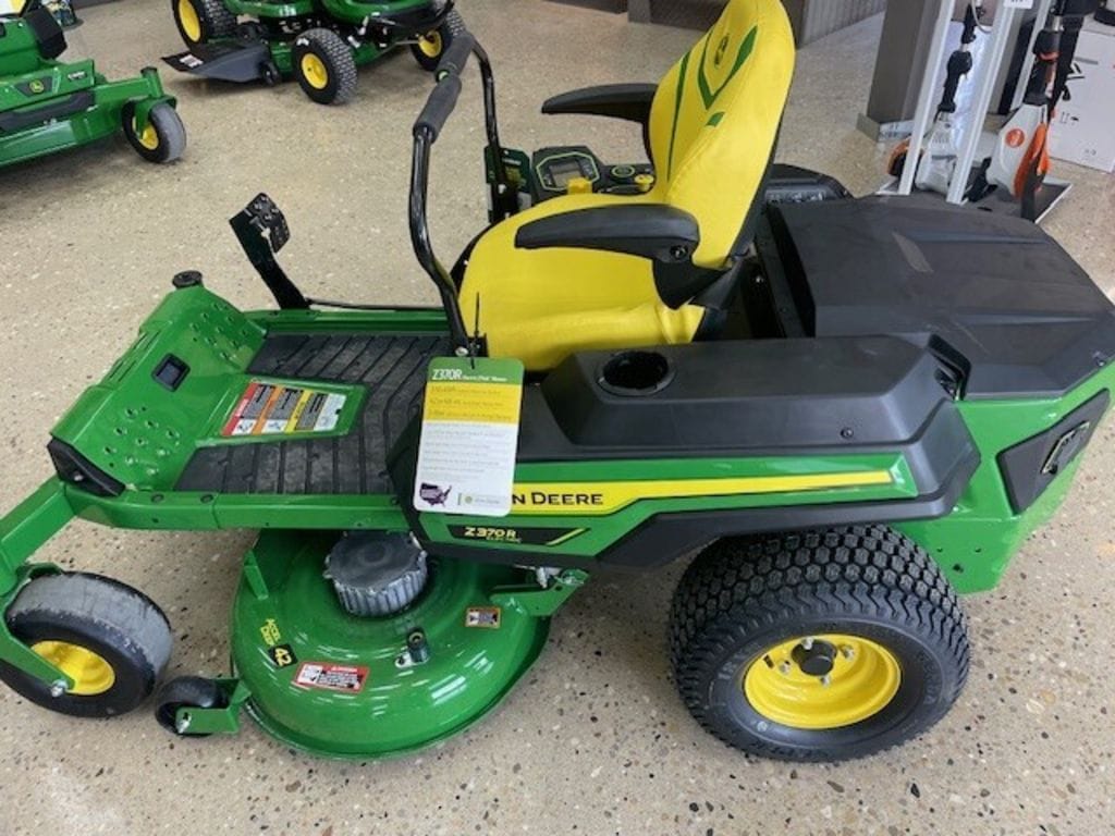 2026 John Deere X370 Equipment Image0
