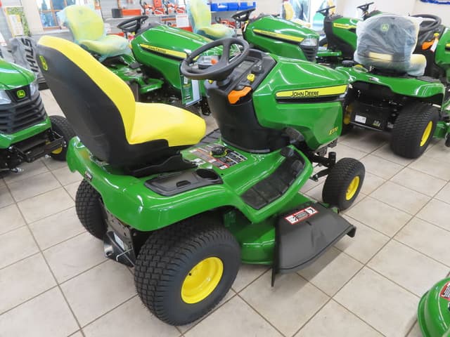 Image of John Deere X370 equipment image 2