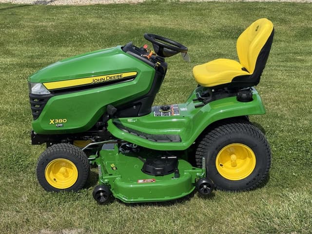 Image of John Deere X380 equipment image 1