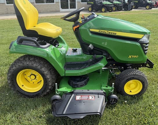 Image of John Deere X380 equipment image 4